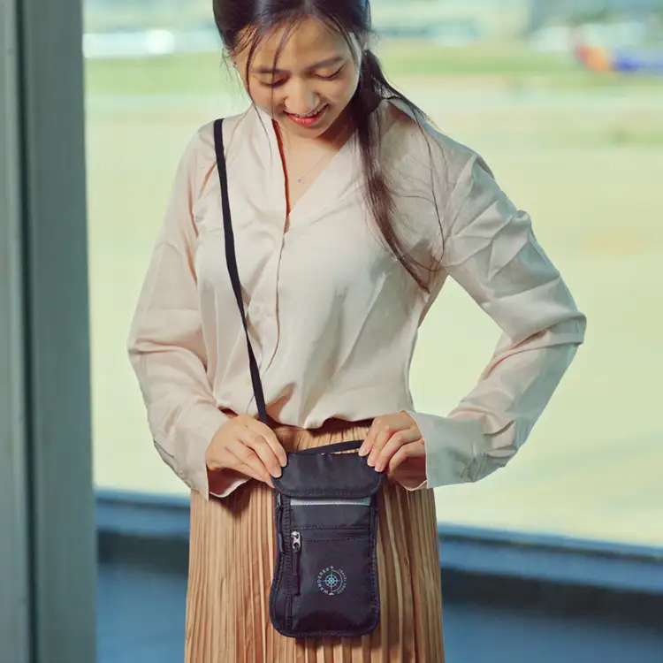 Portefeuille tour de cou organisateur de sécurité Jet Black AeroLOFT #5