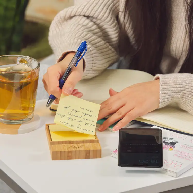 Distributeur de notes autocollantes en bambou FSC avec support pour téléphone #5