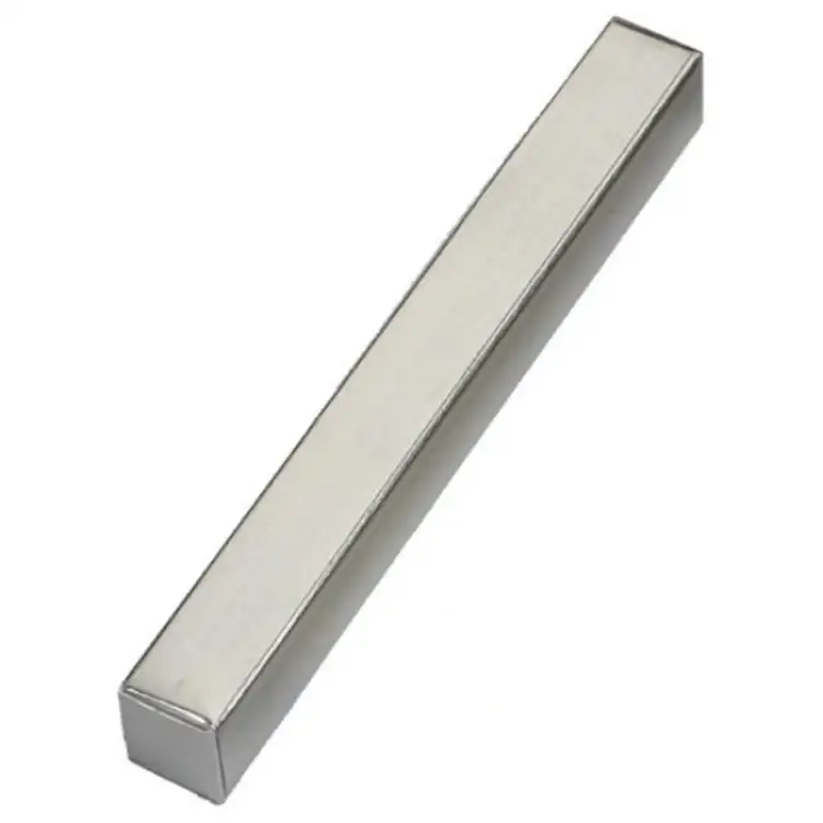 Boîte argentée satinée à rabats pour stylo