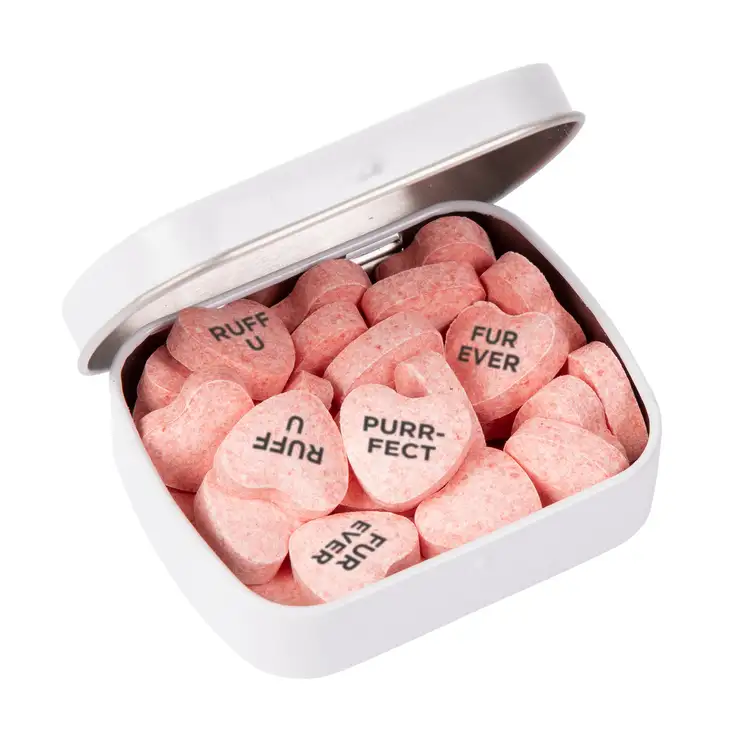 Boîte bombée avec bonbons en coeur imprimés #6