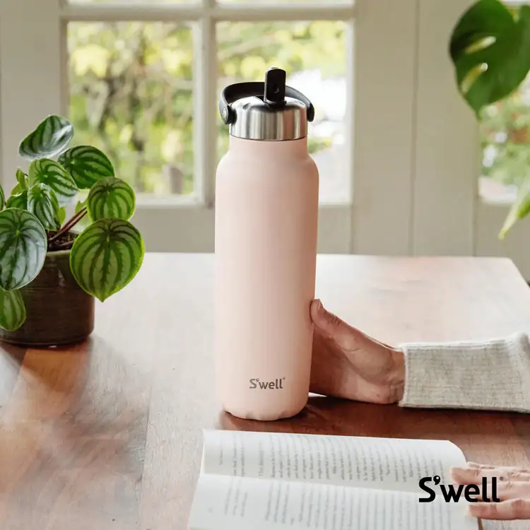 Bouteille isolée S’well Explorer 40 oz avec paille rabattable #11