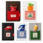 Carnet avec pochette avant et peluche personnalisée
