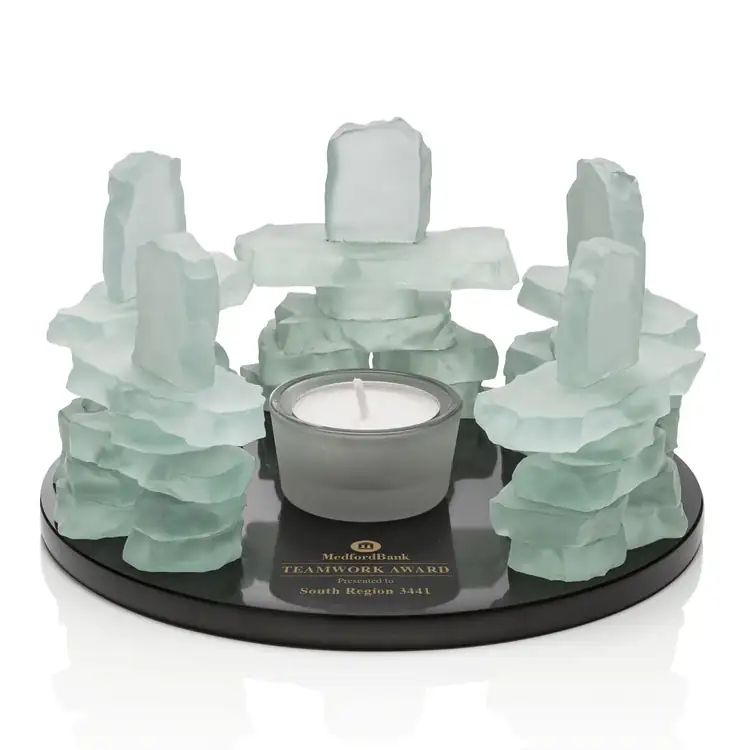 Cercle d’amis Inukshuk sur marbre