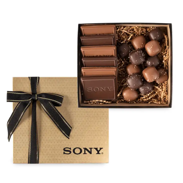Coffret doré ou argenté de 6 biscuits et caramels au sel de mer