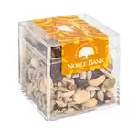 Cube transparent de mélange de raisins et noix