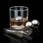Ensemble de 2 boules à whisky et pince de Swiss Force