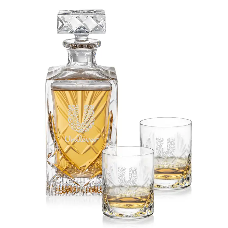 Cavanaugh Square Decanter 28 oz and 2 Whisky Glasses
