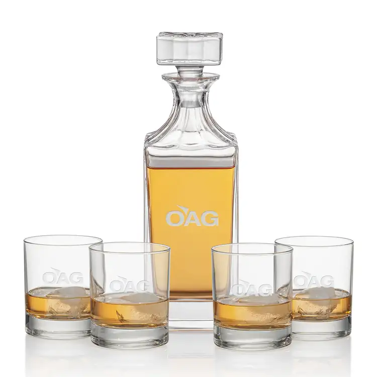 Chelsea Decanter 30 oz and 4 Whisky Glasses
