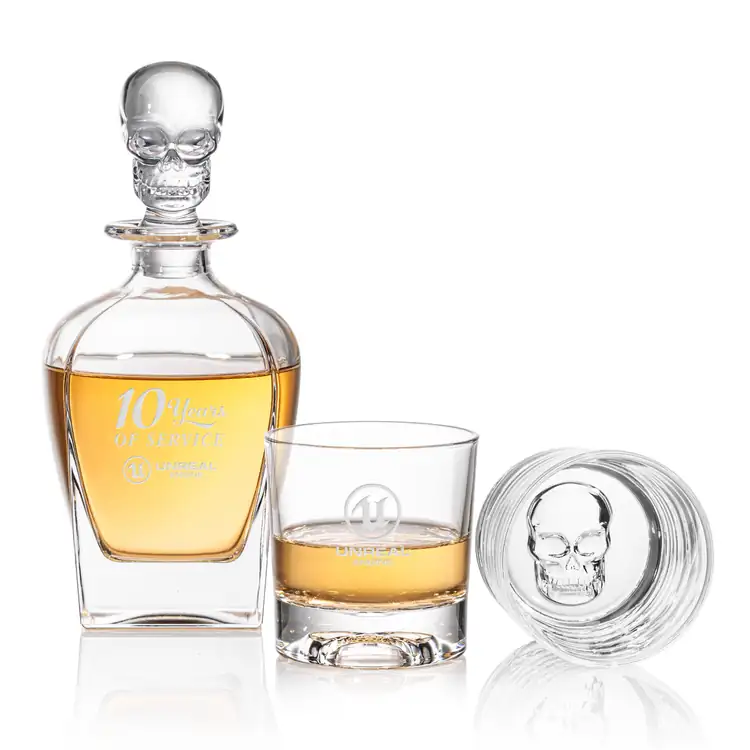 Delrina Skull Decanter 24 oz and 2 Whisky Glasses