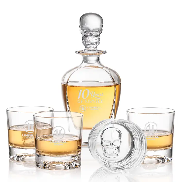 Delrina Skull Decanter 24 oz and 4 Whisky Glasses