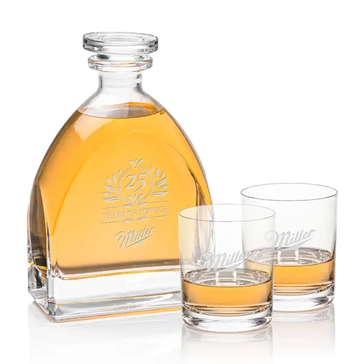 Dutton Decanter 25 oz and 2 Whisky Glasses