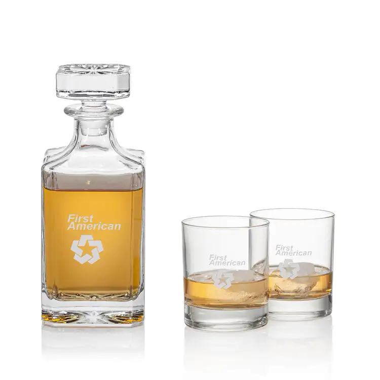 Matlock Decanter 24 oz and 2 Whisky Glasses