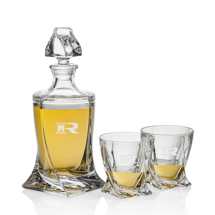 Oasis Decanter 30 oz and 2 Whisky Glasses