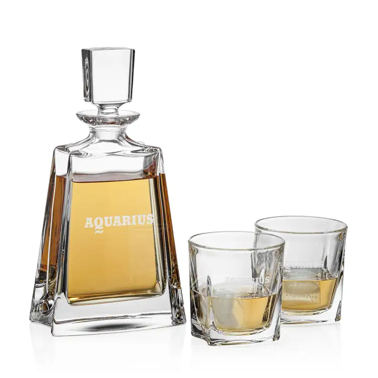 Riddell Decanter 26 oz and 2 Whisky Glasses