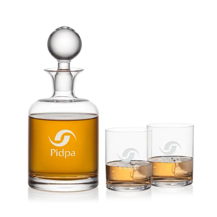 Stockton Decanter 33 oz and 2 Whisky Glasses