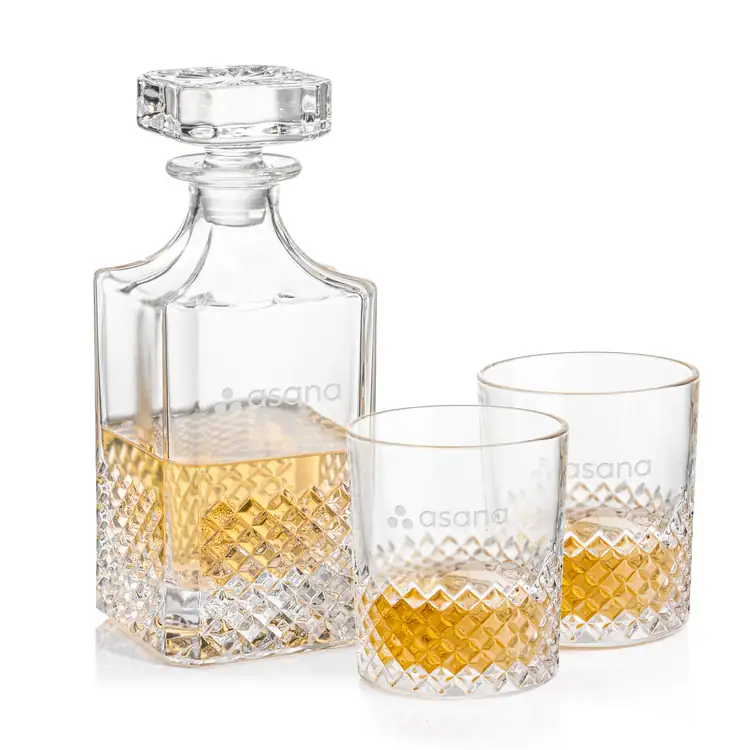Tacoma Decanter 25 oz and 2 Whisky Glasses