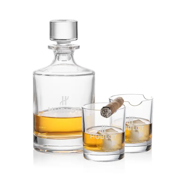 Veradero Decanter 30 oz and 2 Whisky Glasses