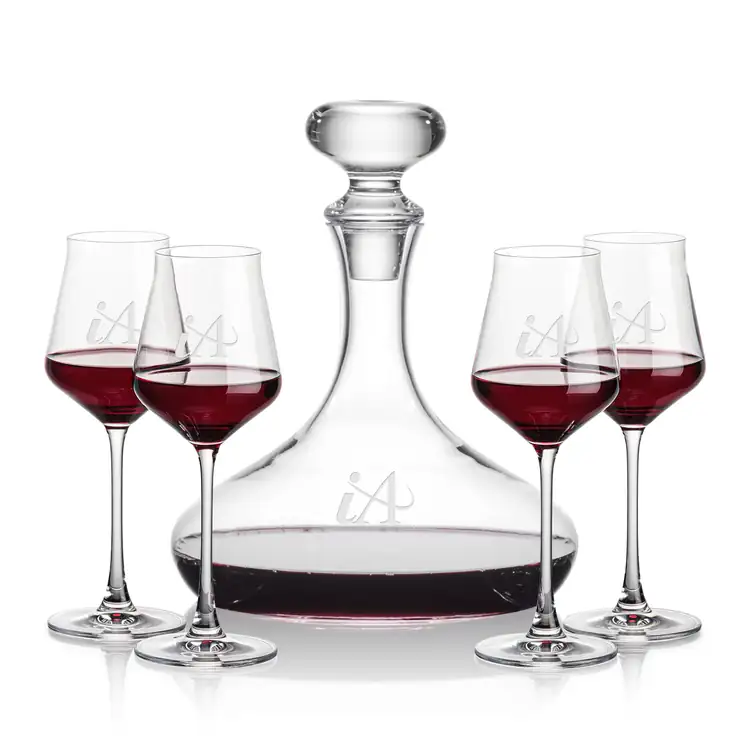Stratford Wine Decanter 32 oz and 4 Bretton Wine Glasses