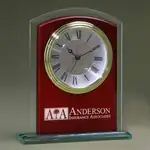 Horloge arquée en verre jade et bois au fini acajou