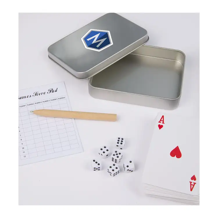 Jeu de cartes et dés en boîte métallique