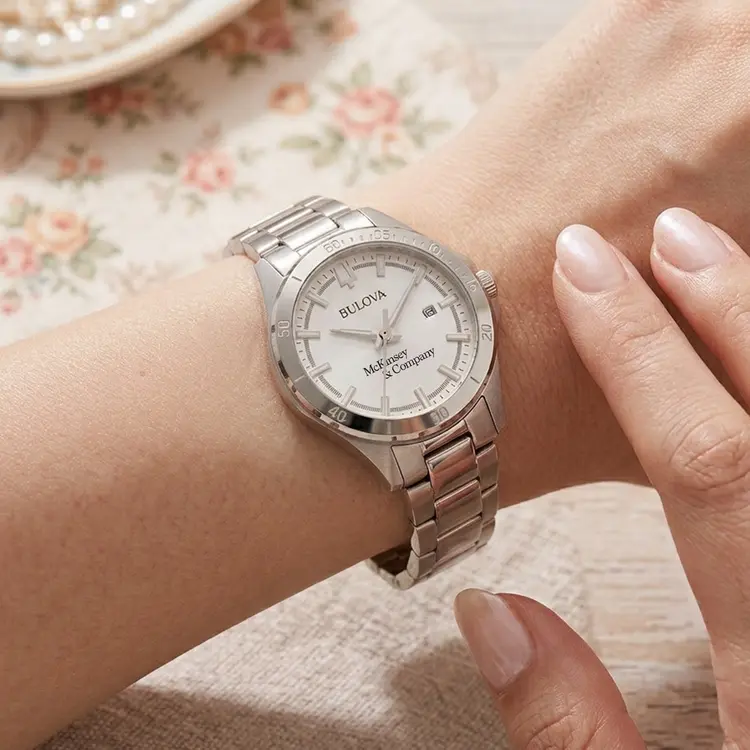 Montre Bulova 30 mm pour femme à cadran blanc et lunette graduée #2