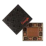 Petit coffret de chocolats avec couvercle noir imprimé