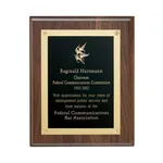 Plaque en noyer avec plaquette à bordure dorée