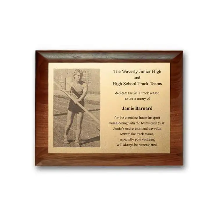Plaque photo sur métal - Noyer à bordure arrondie 7 x 9 po