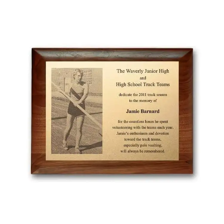 Plaque photo sur métal - Noyer à bordure arrondie 8 x 10 po
