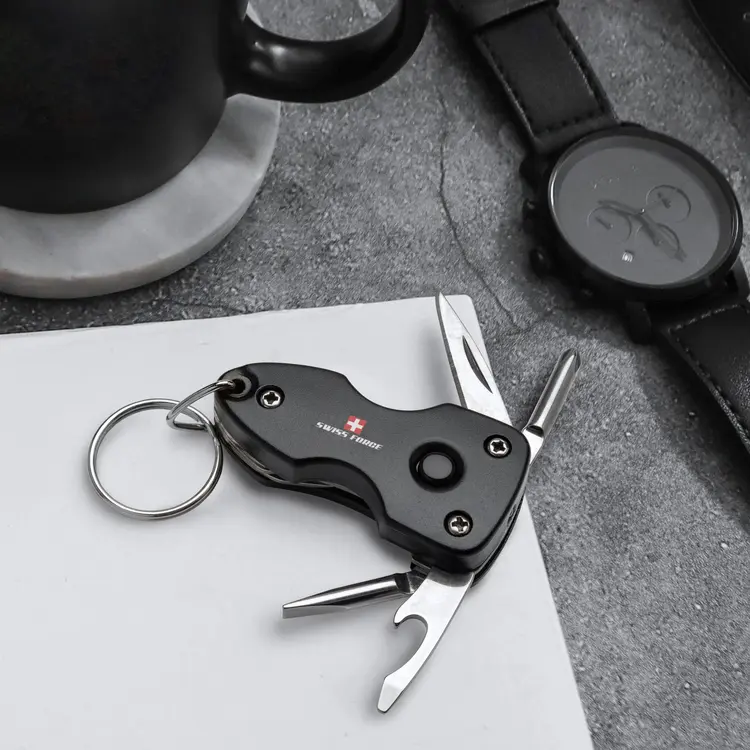 Porte-clés multi-outil et lampe Wildcub de Swiss Force #7