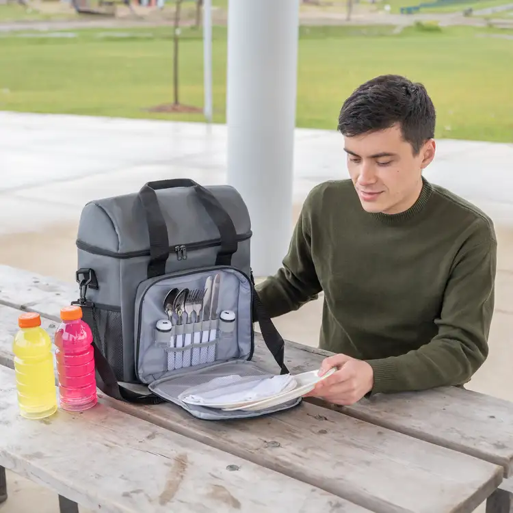 Valdivian All-in-One Picnic Bag #3