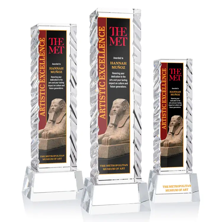 Trophée Arezzo en cristal sur socle Robson - Multicolore