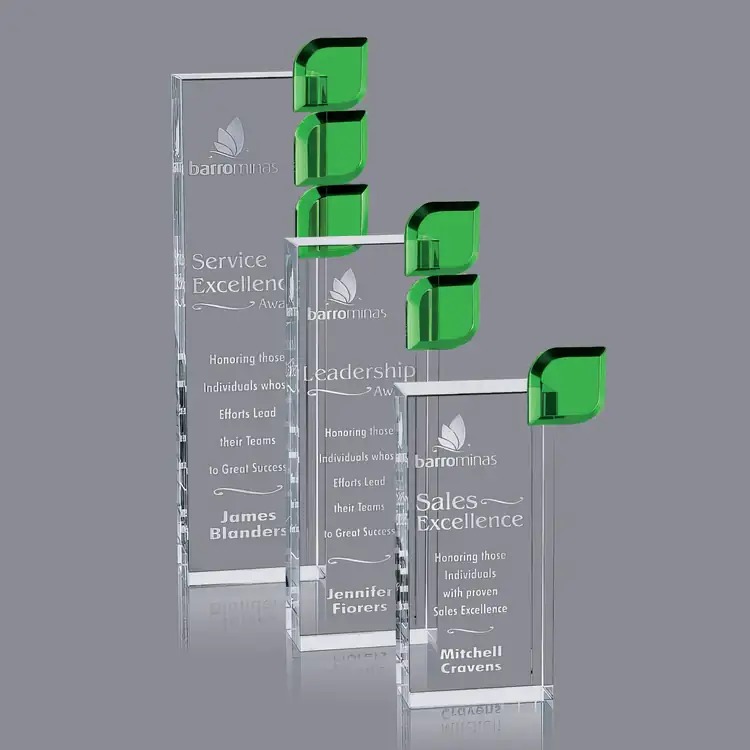 Trophée Bernadette en cristal optique avec accents verts #5