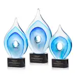 Trophée Caspian en verre d’art sur socle Paragon noir ou bleu - Gravure