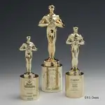 Trophée Classic Achievement sur socle doré