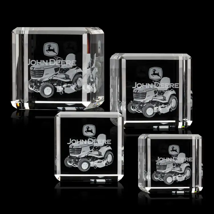 Trophée Davenport en cristal optique - Cube - Gravure 3D