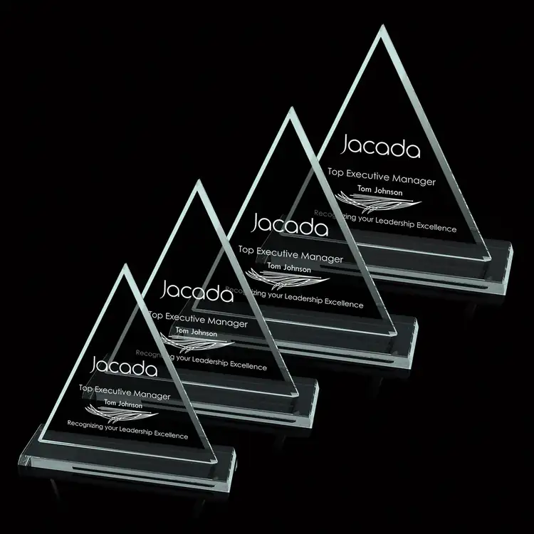 Trophée Princeton triangulaire en verre jade