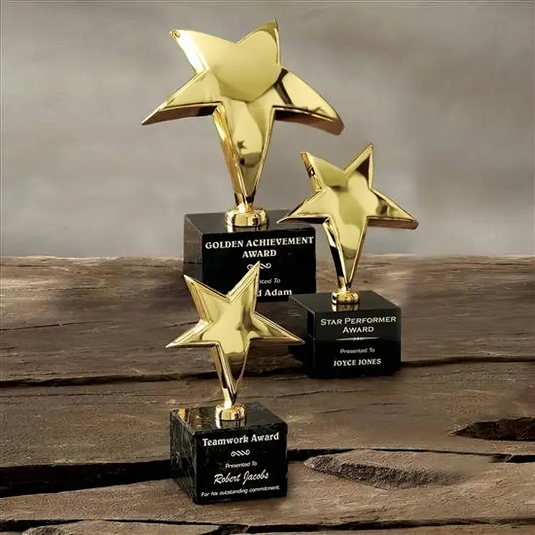 Trophée Rising Star sur socle en marbre
