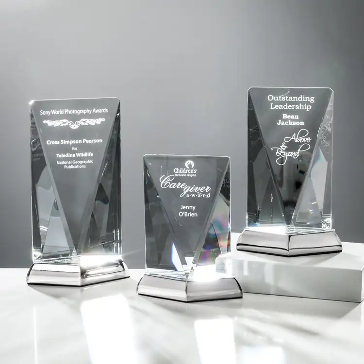 Trophée Rubicon R.S. Owens en cristal optique