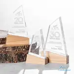 Trophée Terra en acrylique sur socle en bois
