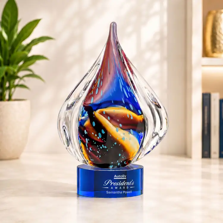 Trophée Valentina en verre d’art - Goutte sur socle Marvel noir ou bleu - Gravure #4