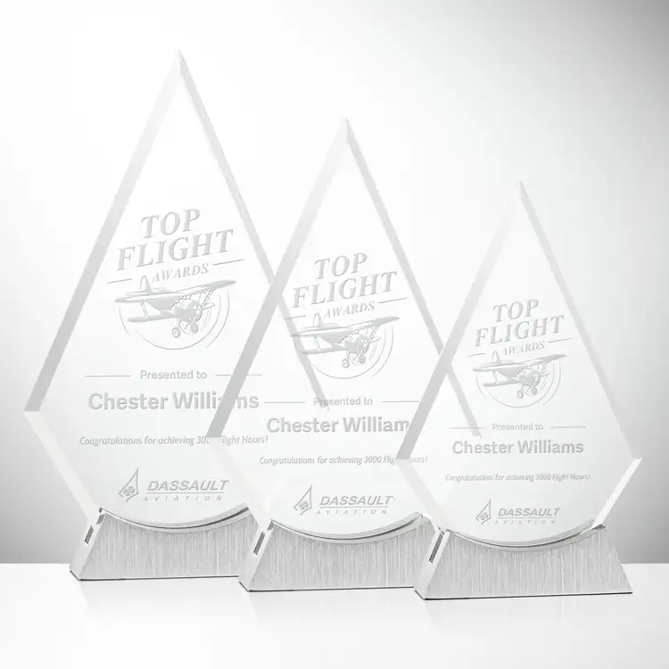Trophée Wroxton en cristal Starfire sur socle en aluminium - Gravure