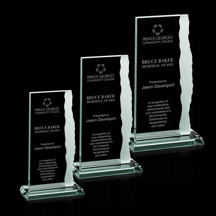 Trophée Yosemite en verre jade