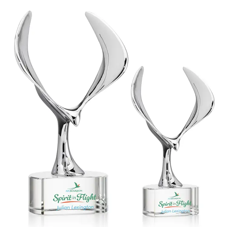 Trophée aigle Maverick sur socle Paragon - Multicolore