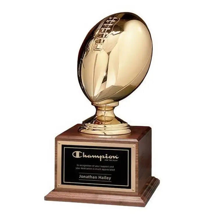 Trophée ballon de football sur socle en noyer