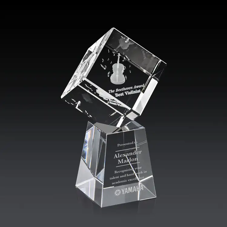 Trophée cube Burrill en cristal optique sur socle Celestina - Gravure 3D #2