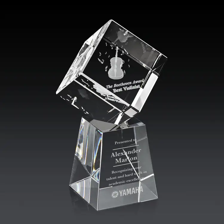 Trophée cube Burrill en cristal optique sur socle Celestina - Gravure 3D #3