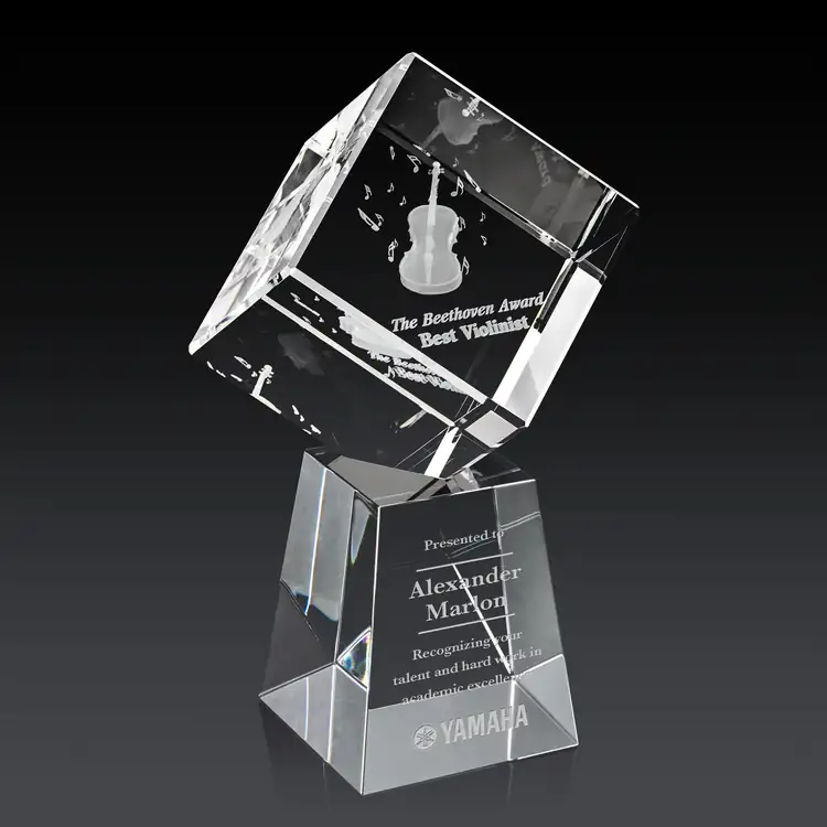 Trophée cube Burrill en cristal optique sur socle Celestina - Gravure 3D #4