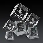 Trophée cube Burrill en cristal optique sur socle Celestina - Gravure 3D