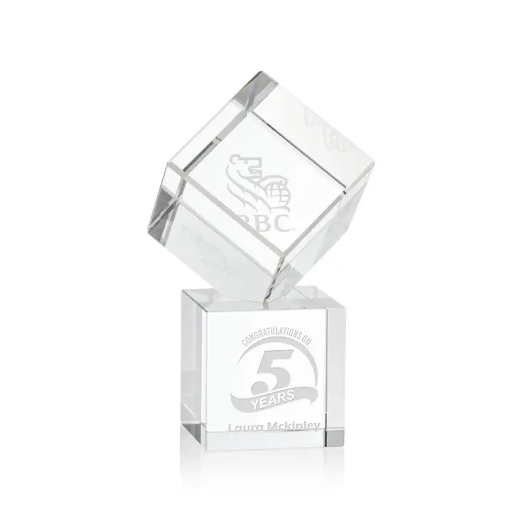 Trophée cube Burrill en cristal optique sur socle Granby - Gravure #2